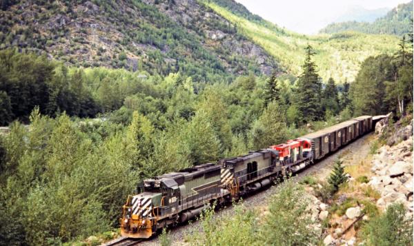 strike-10000-railways-derailed-timber-exports-2.jpg